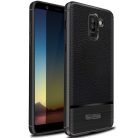 Samsung Galaxy A6+ (2018) Szilikon Tok Prémium Szálcsiszolt-Bőrmintázattal Fekete